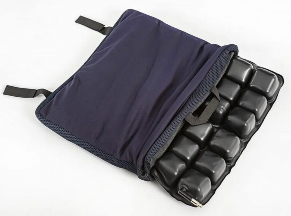 Подушка AORTIS HF-2007 (чер.) (42×42×4.5 см) (с чехлом)